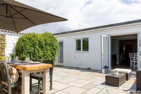 Charming Bolthole 400M To Beach Earnley Exterior photo